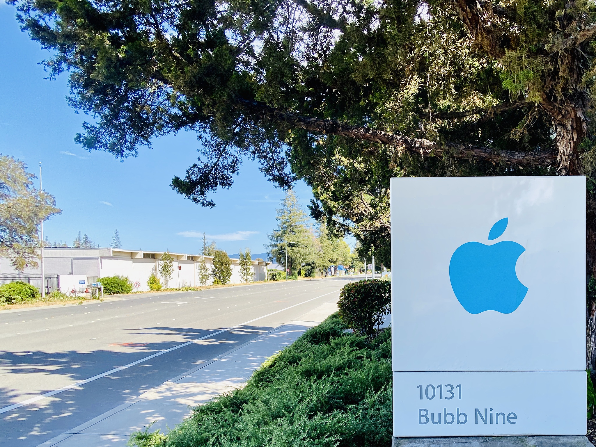 A sign in front of Apple's headquarters, Cupertino, Silicon Valley, the U.S. /CFP