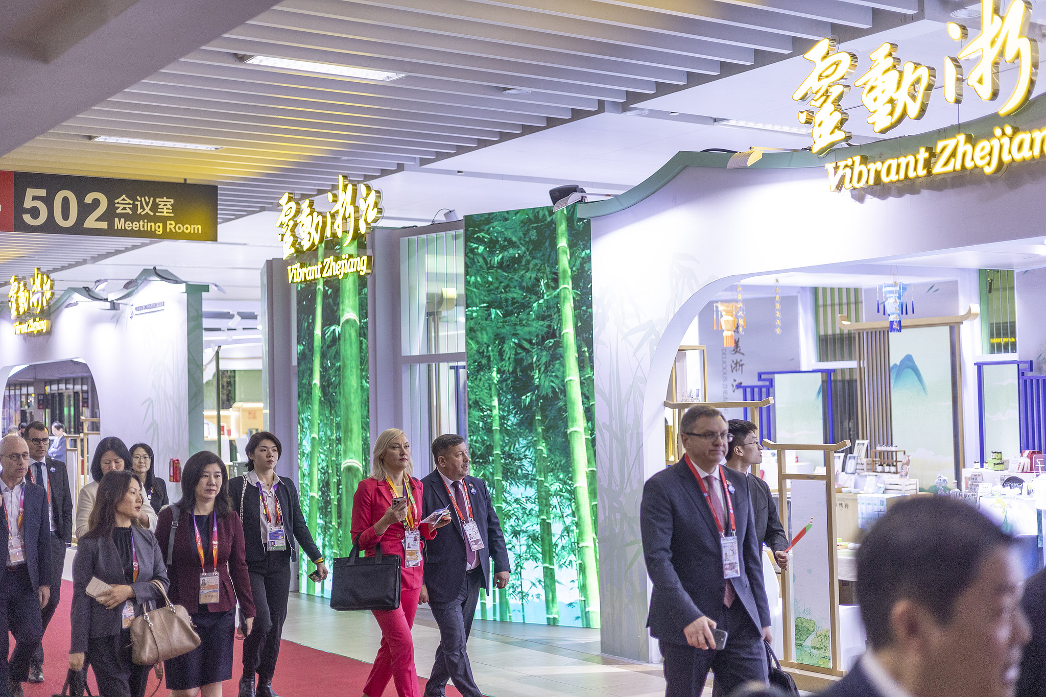 Guests from different countries visit the 7th China International Import Expo in Shanghai, east China, November 5, 2024. /CFP