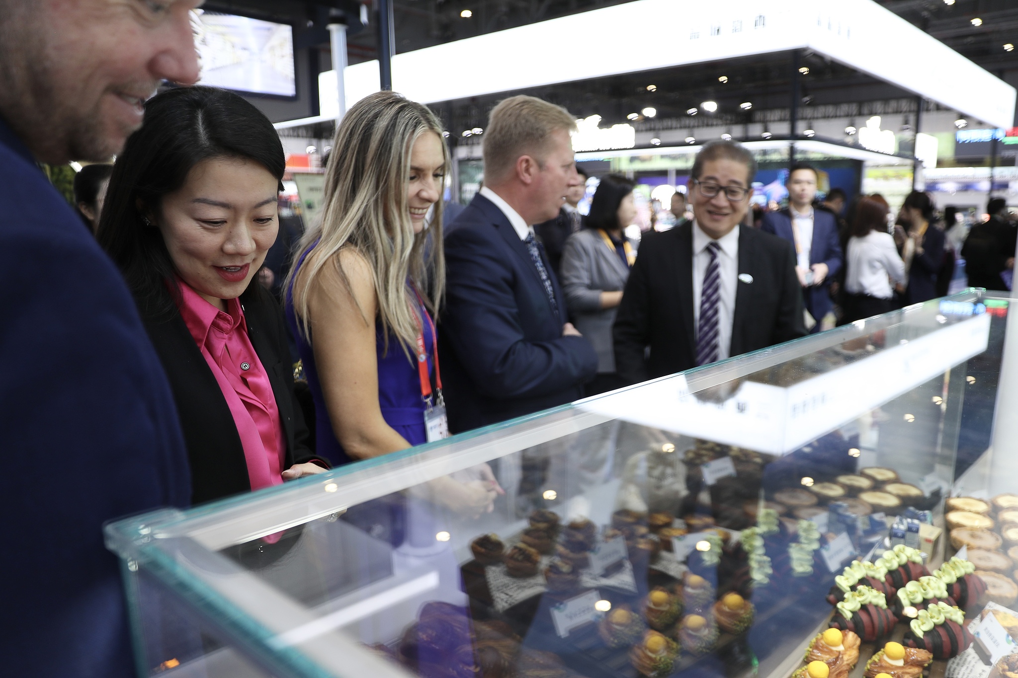 People visit the food and agricultural products exhibition area during the seventh China International Import Expo, east China's Shanghai, November 6, 2024. /CFP