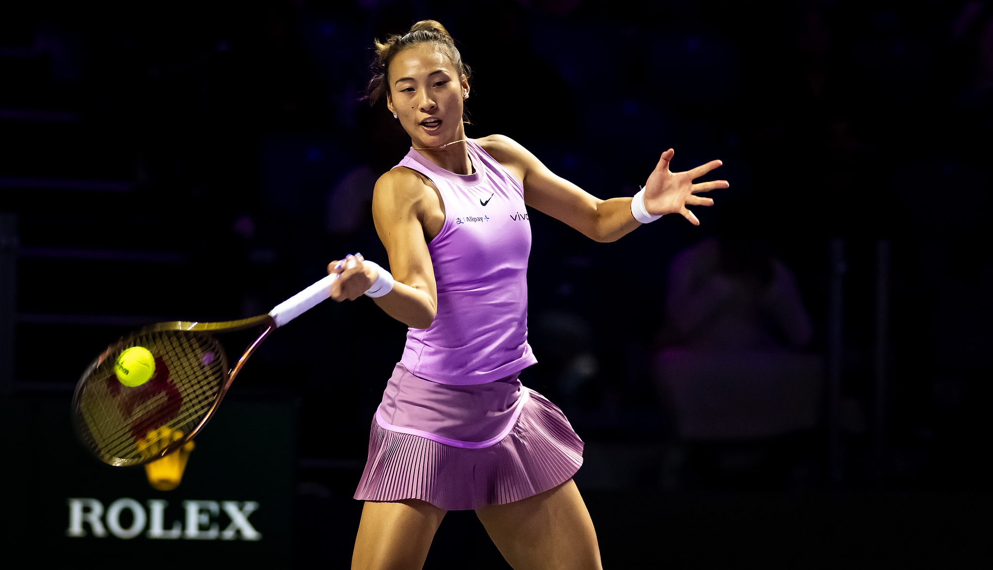 Zheng Qinwen of China hits a shot in the women's singles match against Jasmine Paolini of Italy at the Women's Tennis Association (WTA) Finals in Riyadh, Saudi Arabia, November 6, 2024. /CFP