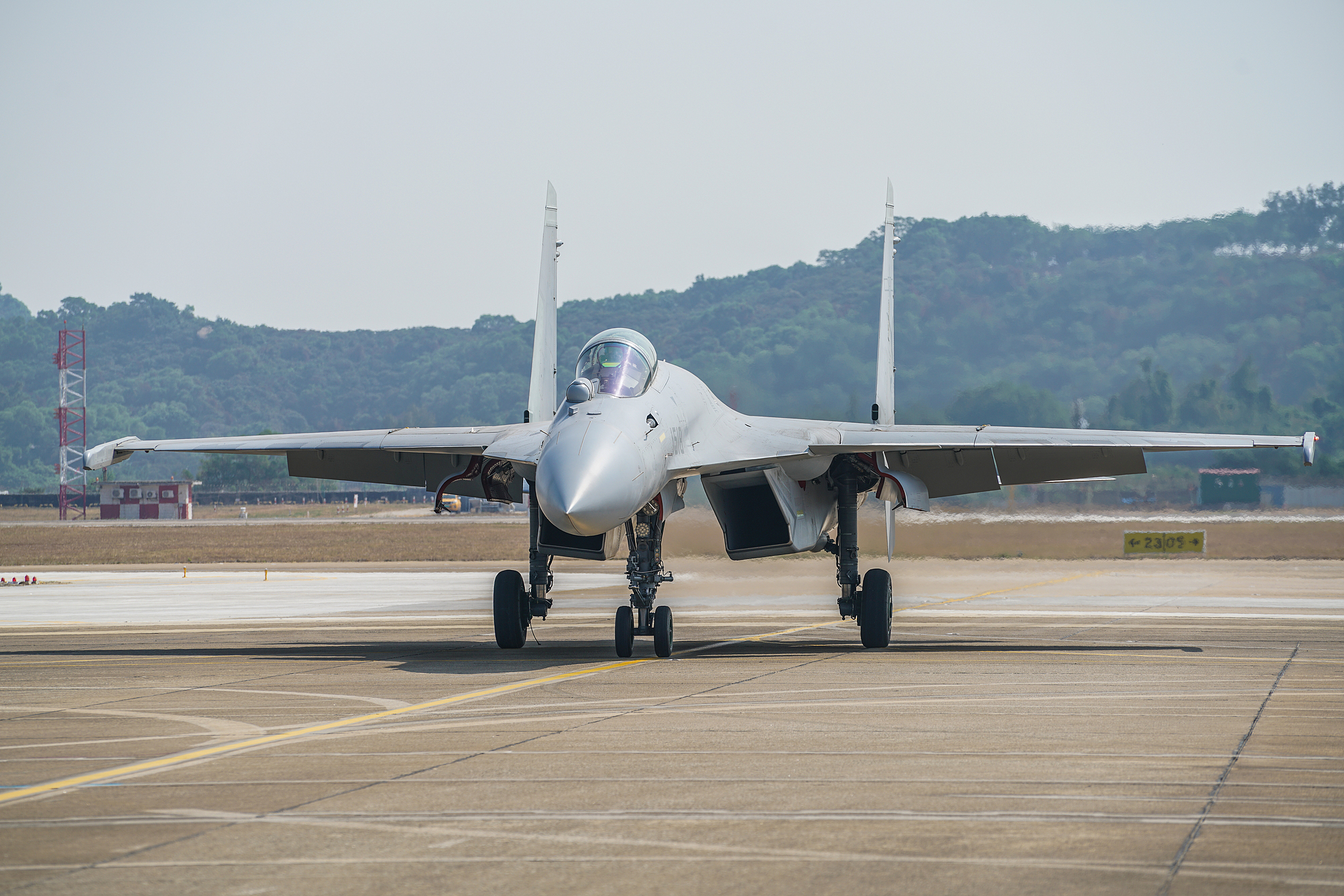 A J-15T carrier-borne fighter jet in Zhuhai City, Guangdong Province, south China, November 6, 2024. /CFP