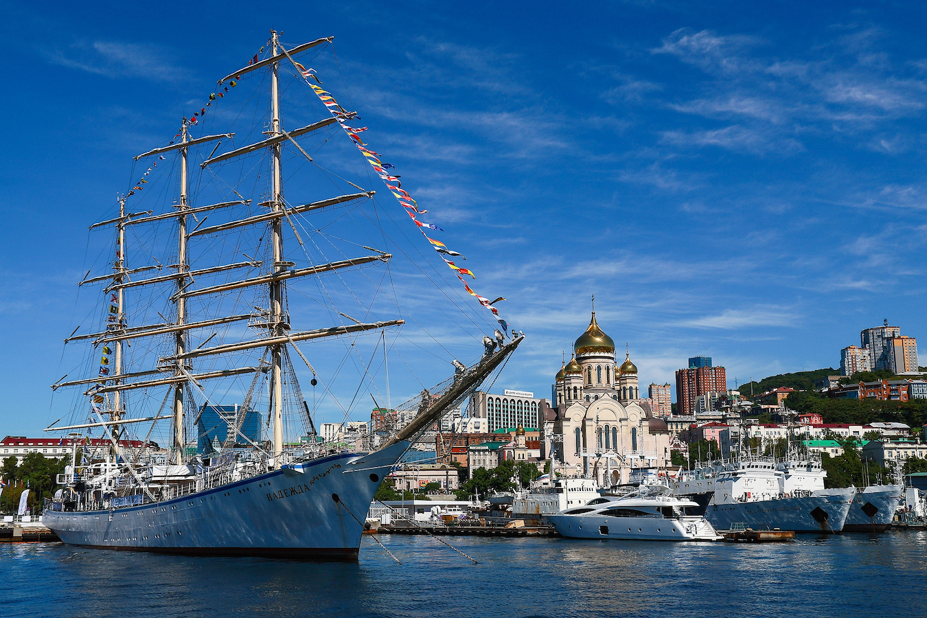 The Nadezhda training sailing ship is seen in the Amur Bay, Vladivostok, Russia, September 3, 2024. /CFP