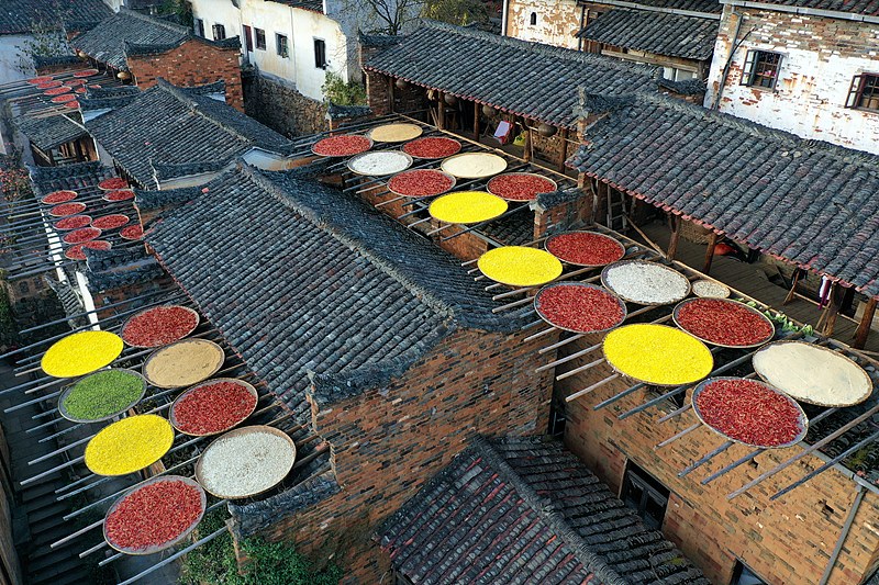 Crops are displayed by residents in Huangling Village, Wuyuan County, Jiangxi Province, November 11, 2024. /CFP