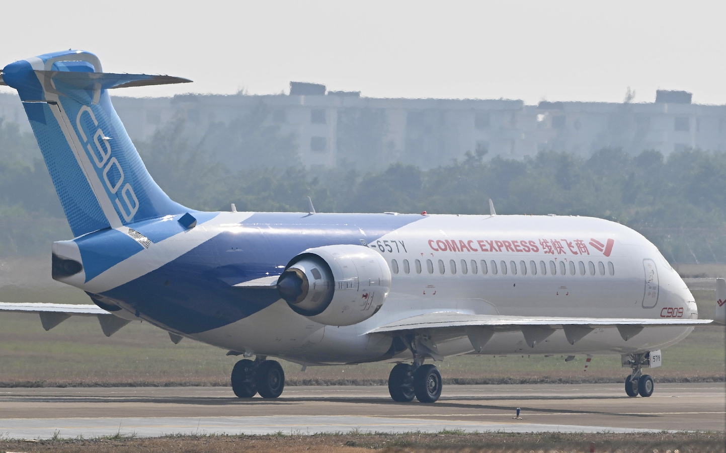 A C909 regional jet at the 15th Airshow China in Zhuhai City, Guangdong Province, south China, November 12, 2024. /CFP