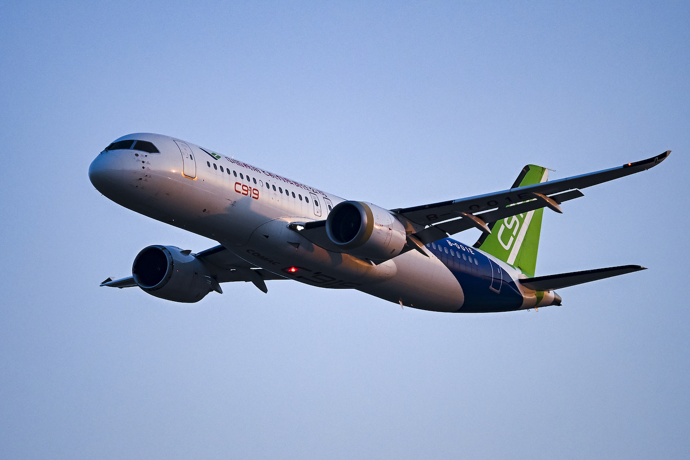 A C919 takes off during the Nanchang Air Show in Nanchang City, Jiangxi Province, east China, November 2, 2024. /CFP