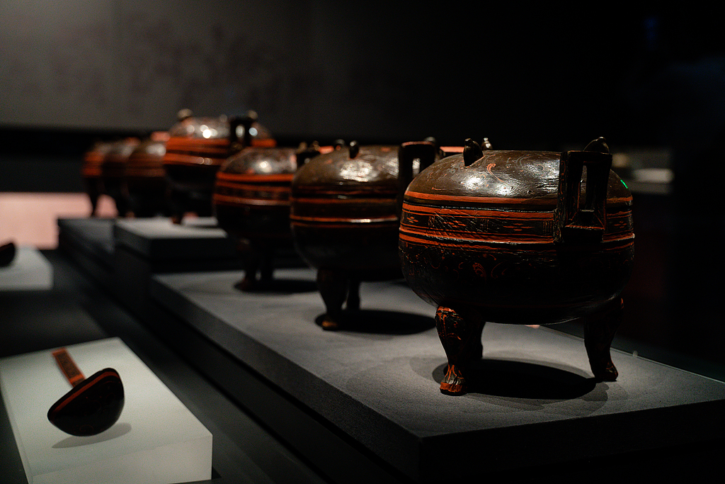 A photo shows lacquerware unearthed from the Mawangdui Tomb, currently on display at the Hunan Museum. /CFP