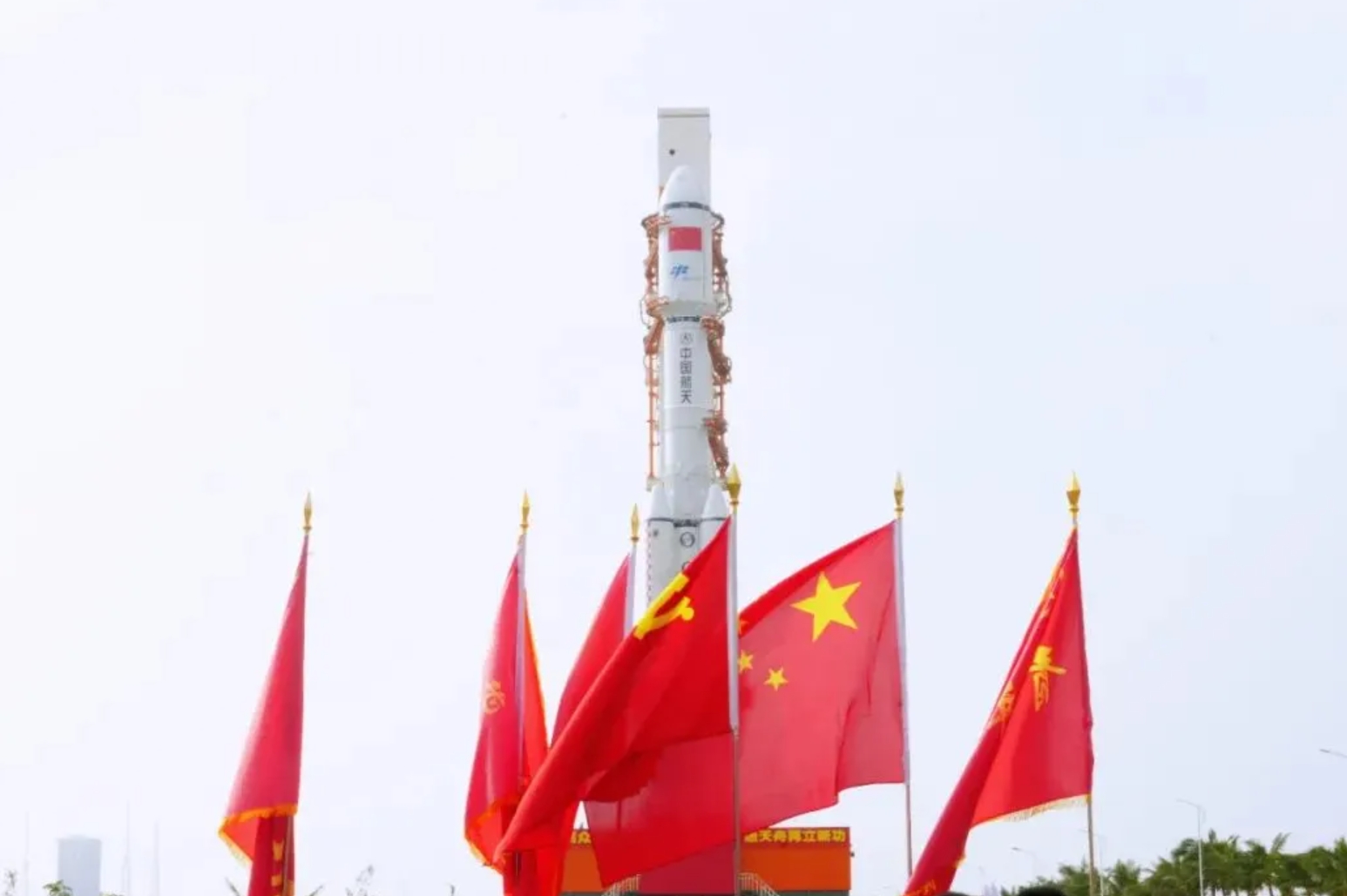 The Tianzhou-8 cargo spacecraft and a Long March-7 Y9 carrier rocket are vertically transferred for the Tianzhou-8 mission, south China's Hainan Province, November 13, 2024. /China Manned Space