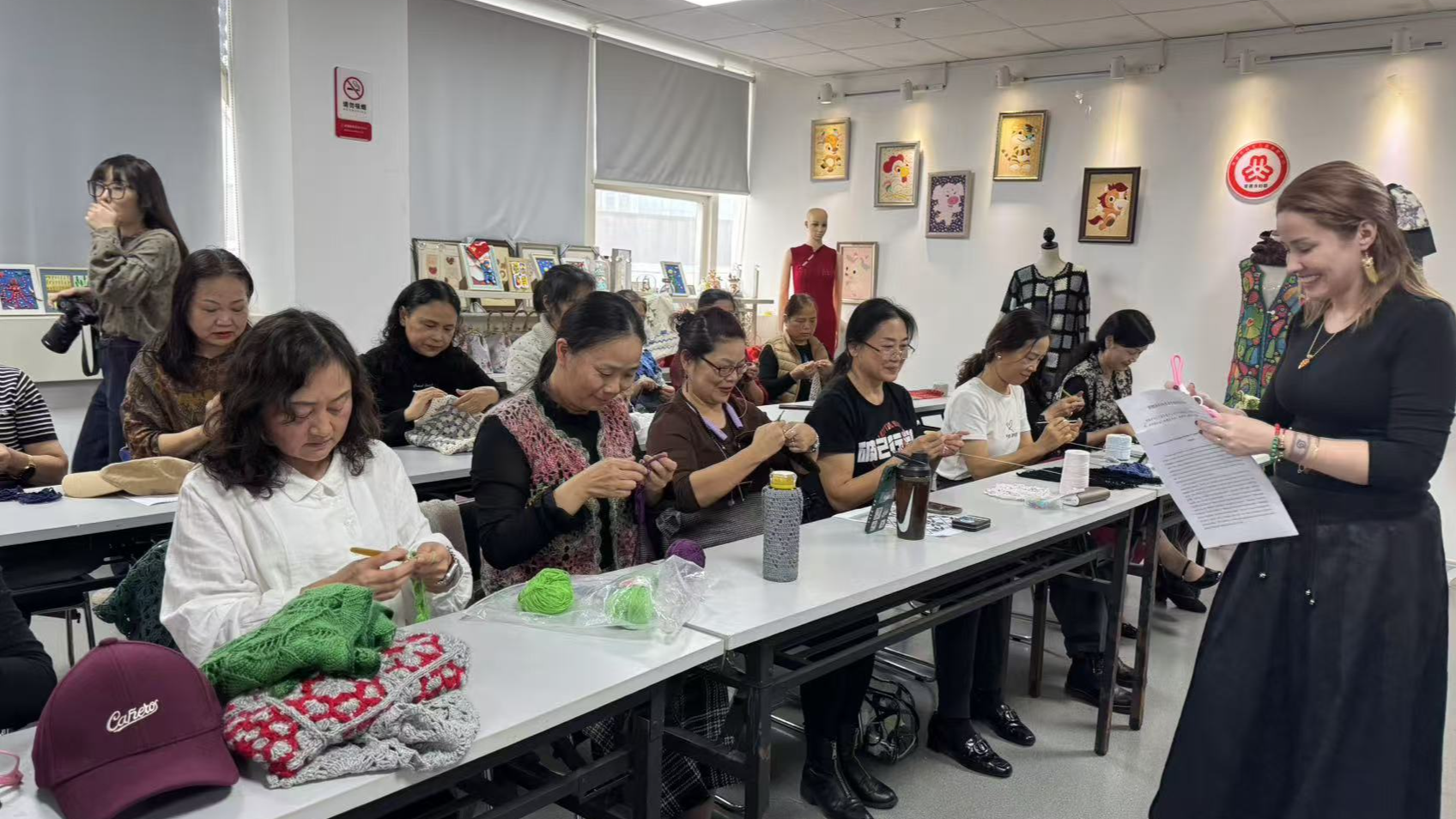 Empowering Women: Diverse voices at Changde's free community classes