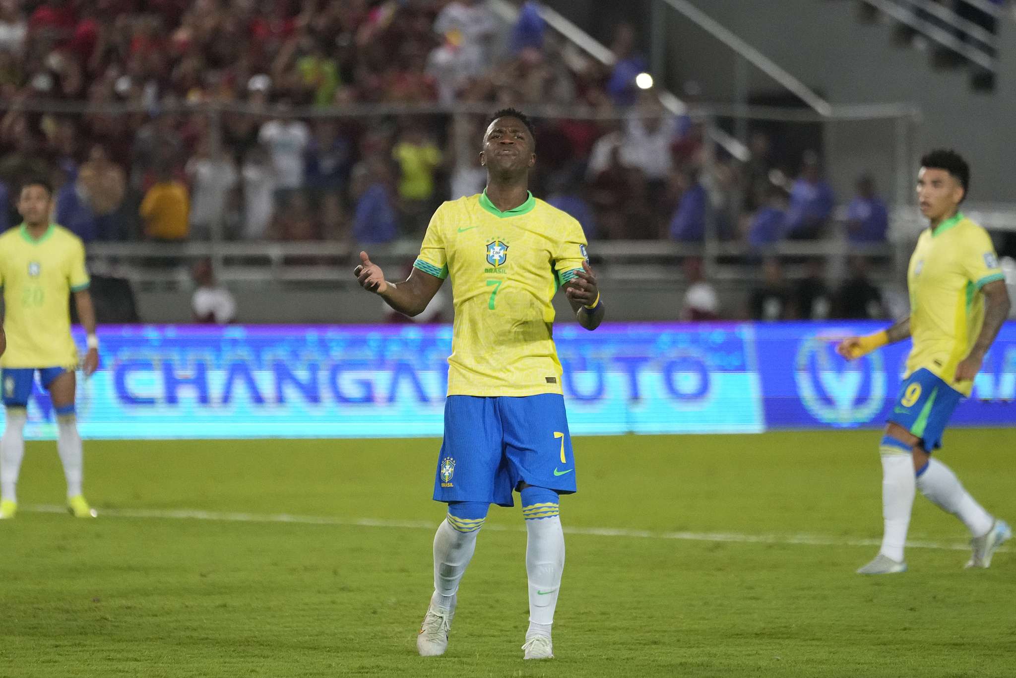 Vinicius Jr. (#7) of Brazil reacts after missing a penalty kick in the 2026 FIFA World Cup South American Football Confederation (CONMEBOL) qualifying tournament game against Venezuela at the Estadio Monumental de Maturin in Maturin, Venezuela, November 14, 2024. /CFP