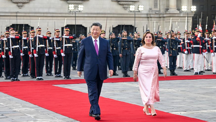 Chinese President Xi Jinping attends a grand welcome ceremony hosted by Peruvian President Dina Boluarte in Lima, Peru, on November 14, 2024. On Thursday, Xi held talks with Boluarte in Lima. /Xinhua