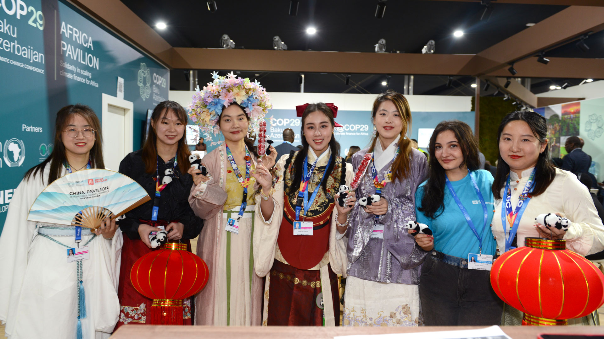 Young delegates at the COP29 pose for a photo, Baku, Azerbaijan, November 15, 2024. /CGTN