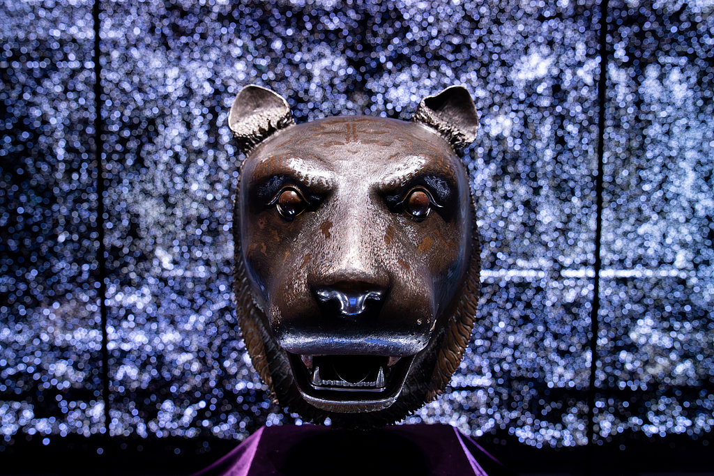 The bronze head of Tiger is on display at the Poly MGM Museum in Macao. /CFP