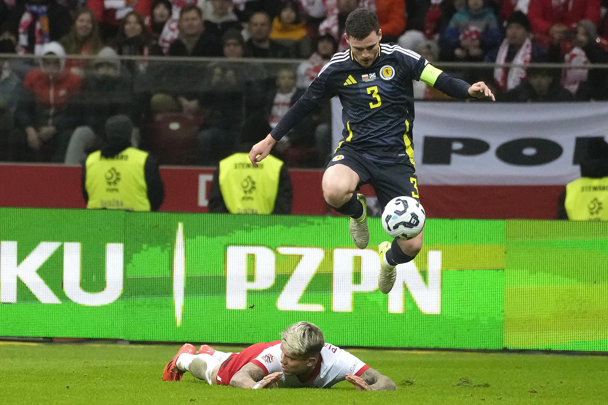 Andy Robertson (#3) of Scotland controls the ball against Poland in a UEFA Nations League match at Stadion Narodowy in Warsaw, Poland, November 18, 2024. /CFP