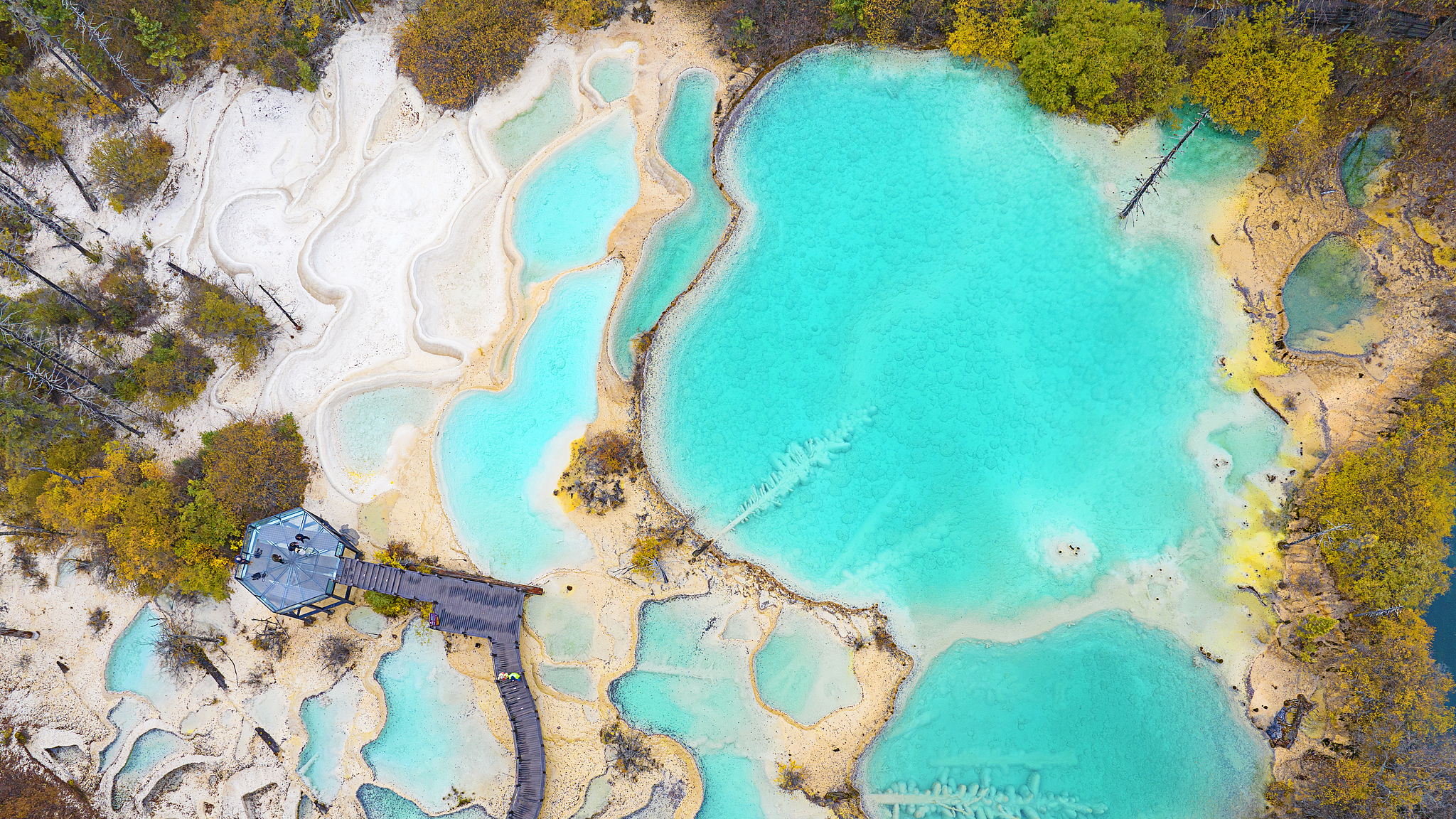 The Fairy Pool: A sea of inlaid jade in the mountains