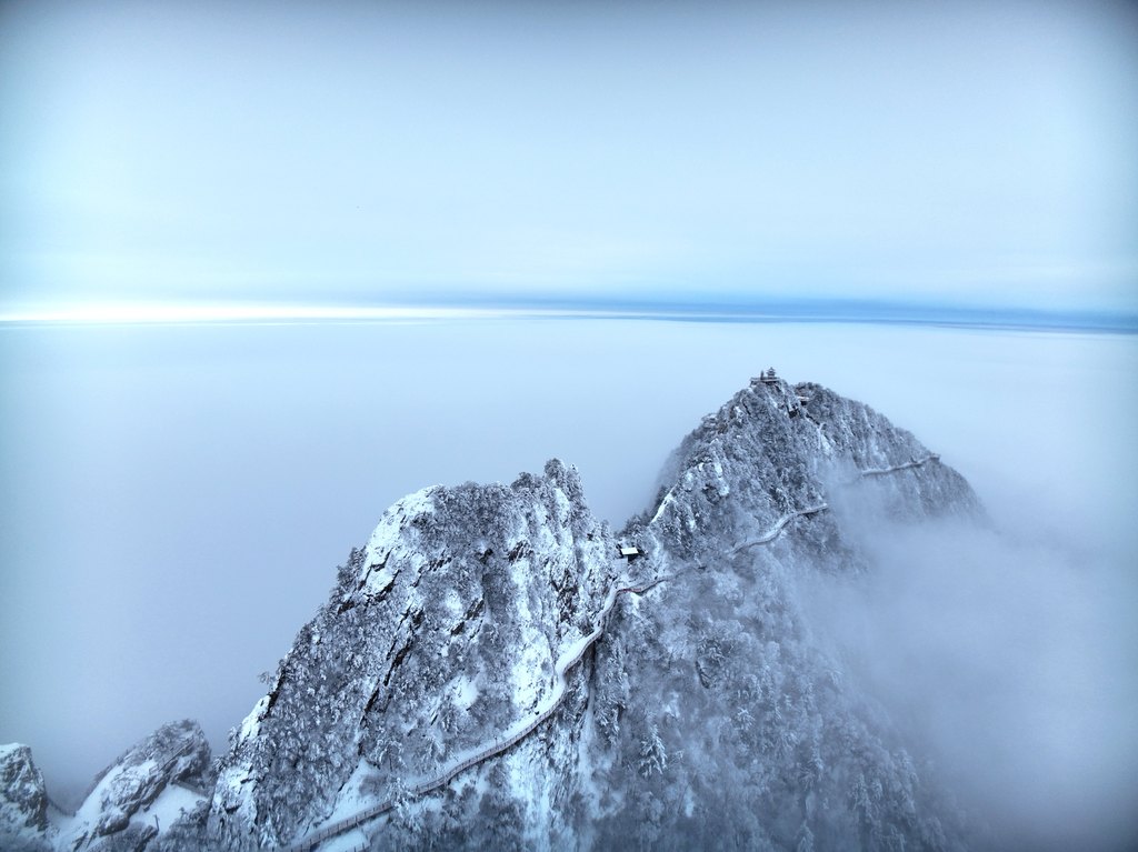 A view of snow-covered Laojun Mountain in Luoyang, Henan Province is seen in this photo taken on November 19, 2024. /CFP