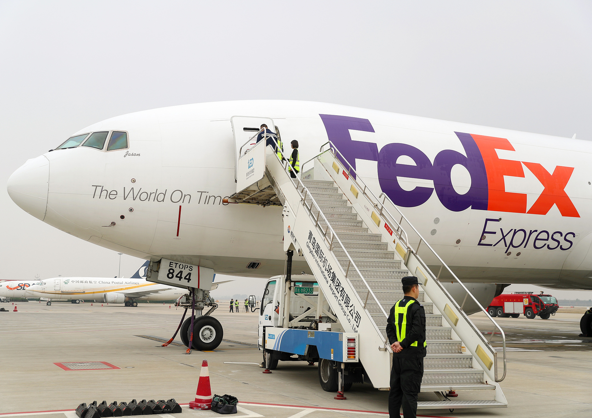 FedEx's Flight FX5286 lands at Qingdao Jiaodong International Airport in Qingdao, east China's Shandong Province, November 11, 2024. /CFP