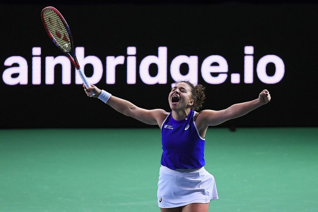 Italy's Jasmine Paolini celebrates after winning against Slovakia's Rebecca Sramkova during the Billie Jean King Cup final at the Martin Carpena Sports Hall in Malaga, Spain, November 20, 2024. /CFP