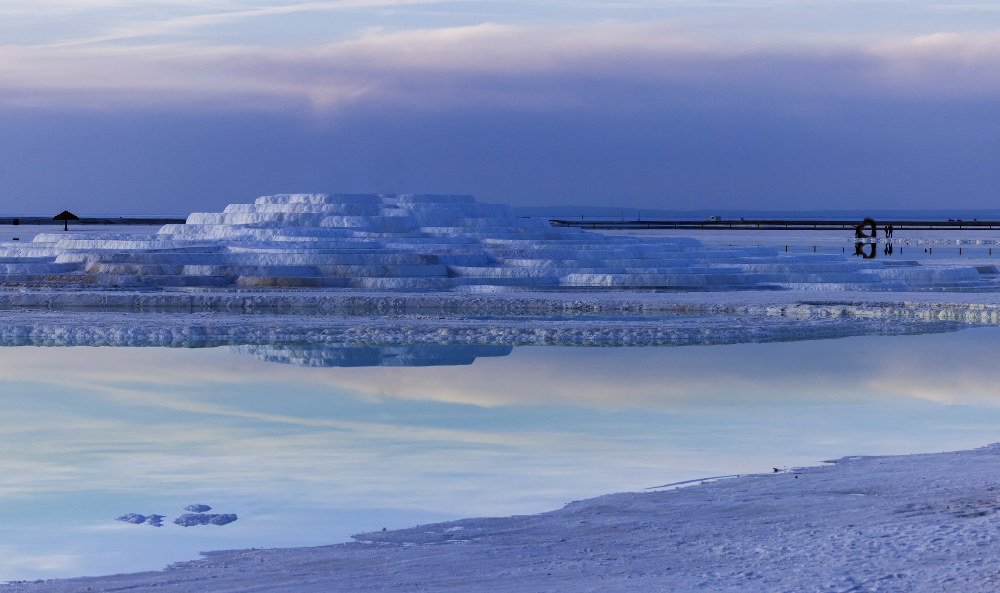 Qarhan Salt Lake is pictured in late autumn in Golmud City, Qinghai Province. /CFP