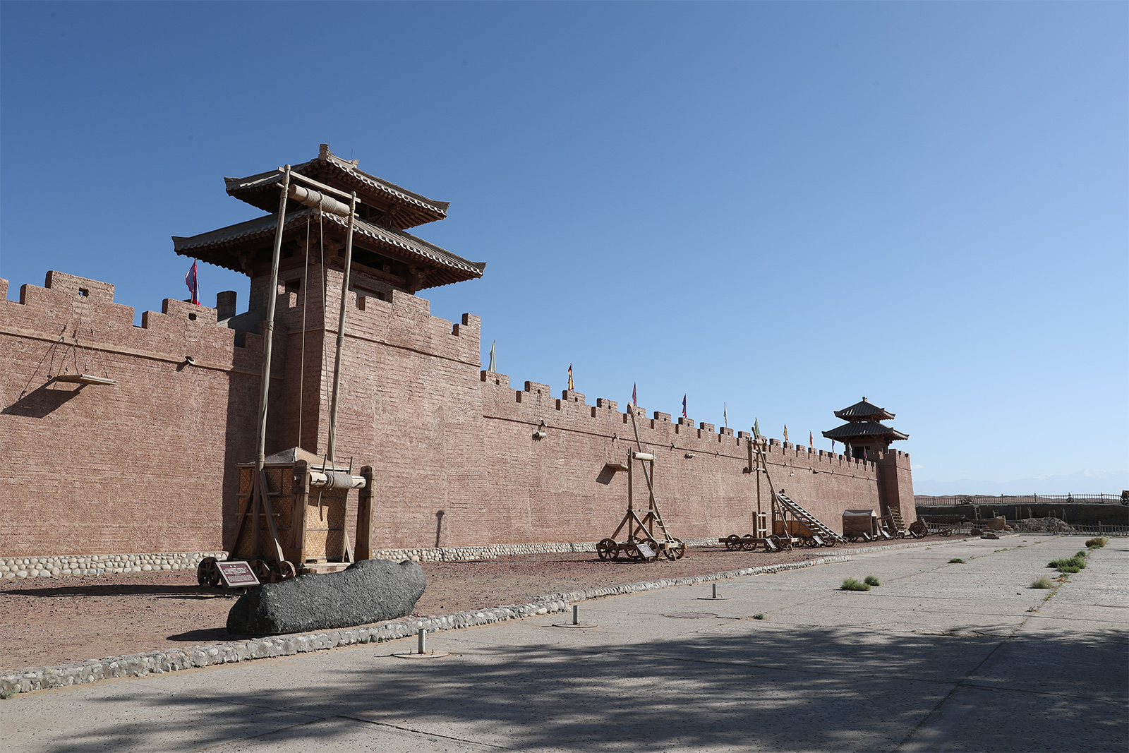 A photo shows the exterior of the Yangguan Museum at the Yangguan Scenic Area in Dunhuang, Gansu Province. The museum serves as a cultural exhibition center designed in the style of a Han Dynasty fortress. /CGTN