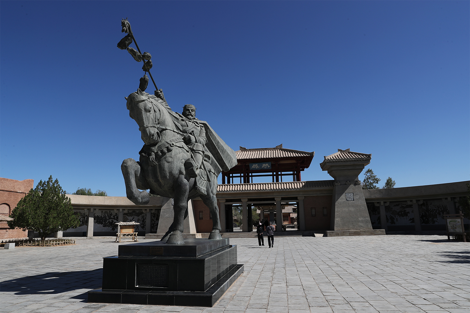 A statue of Zhang Qian is seen at Yangguan Scenic Area in Dunhuang, Gansu Province. The Chinese envoy began his expedition to the Western Regions around 2,000 years ago and opened a trade route that later became the Silk Road. /CGTN