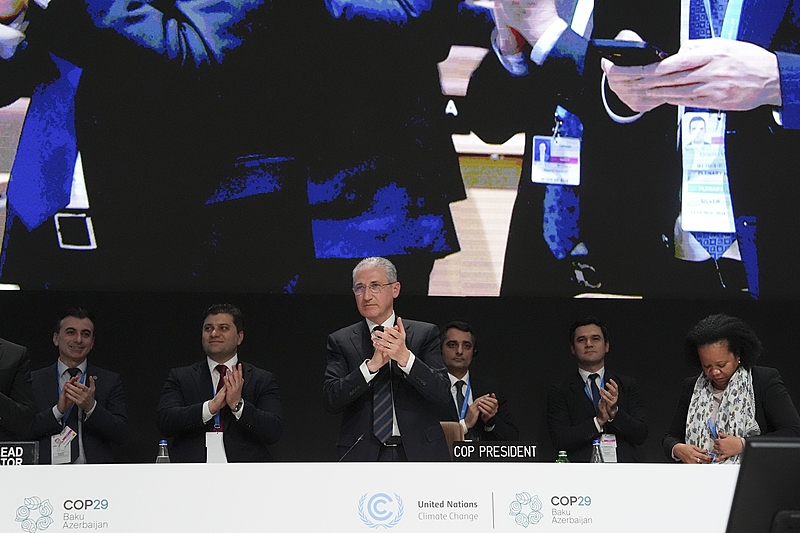 COP29 President Mukhtar Babayev (C) applauds during a closing plenary session at the COP29 UN Climate Summit in Baku, Azerbaijan, November 24, 2024. /CFP