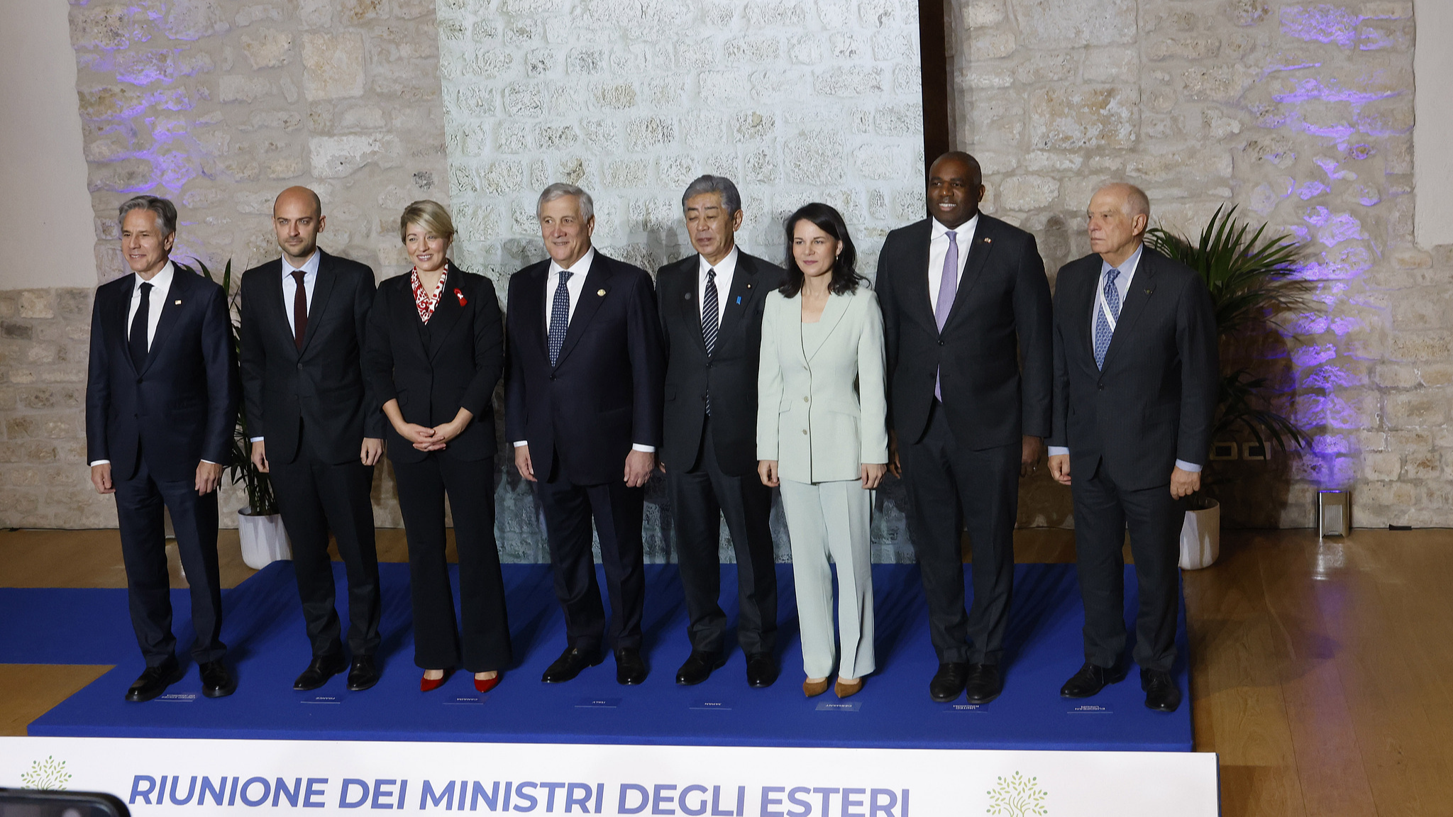 A group photo ahead of the G7 Foreign Minister's meeting in Anagni, Italy, November 25, 2024. /CFP