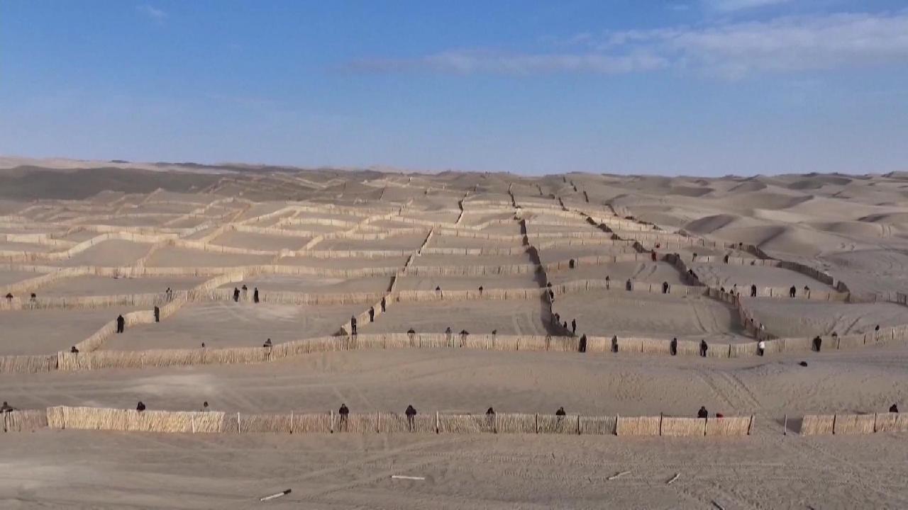 Green Belt Fully Encircles China's Largest Desert