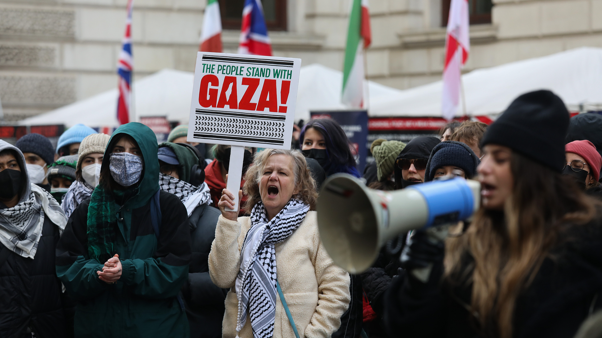 Hundreds of pro-Palestine activists gather to call for an immediate arms embargo on Israel in London, UK, November 28, 2024. /CFP