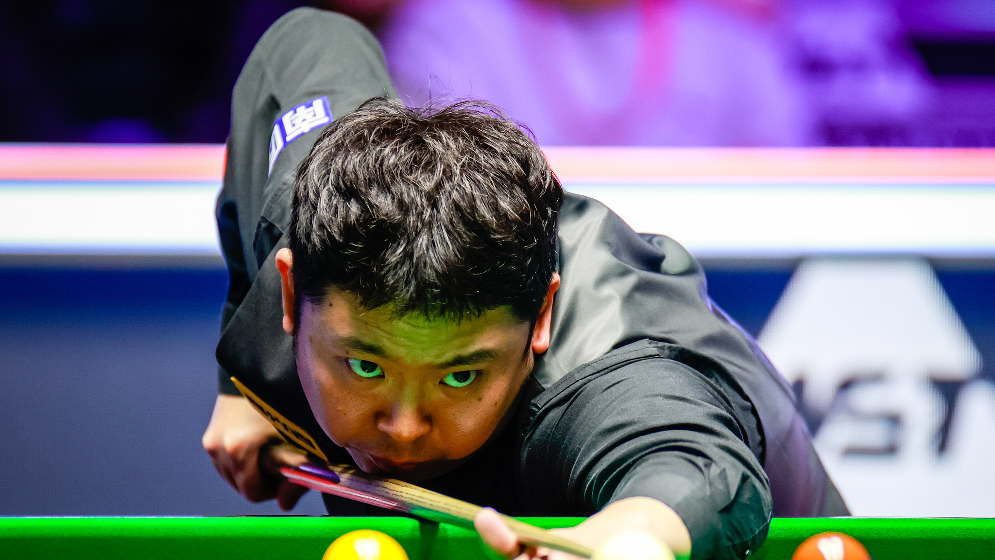 Zhang Anda comes back to beat Stuart Bingham at UK Championship