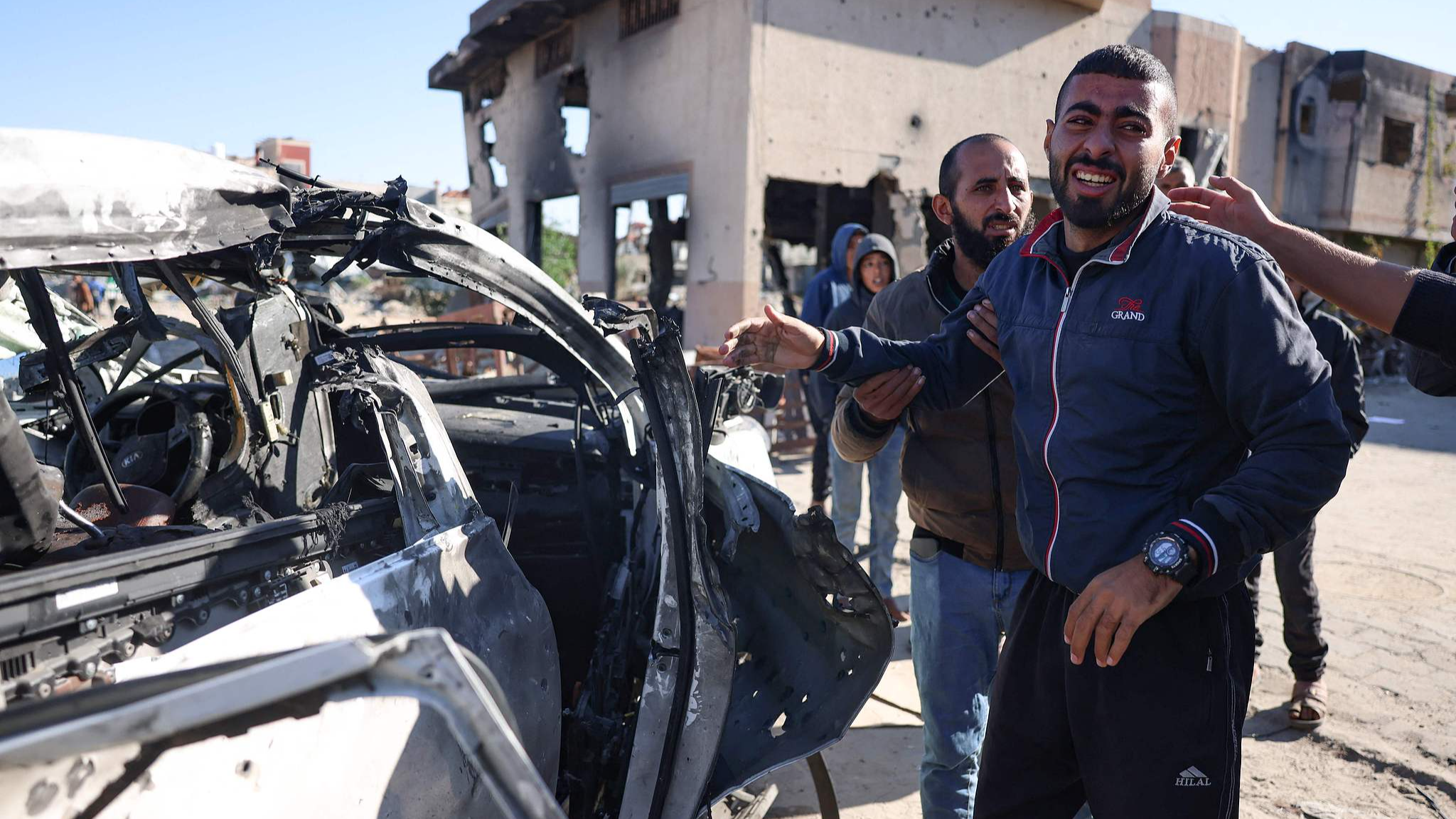 A car hit by an Israeli strike in Khan Yunis in the southern Gaza Strip, November 30, 2024. /CFP