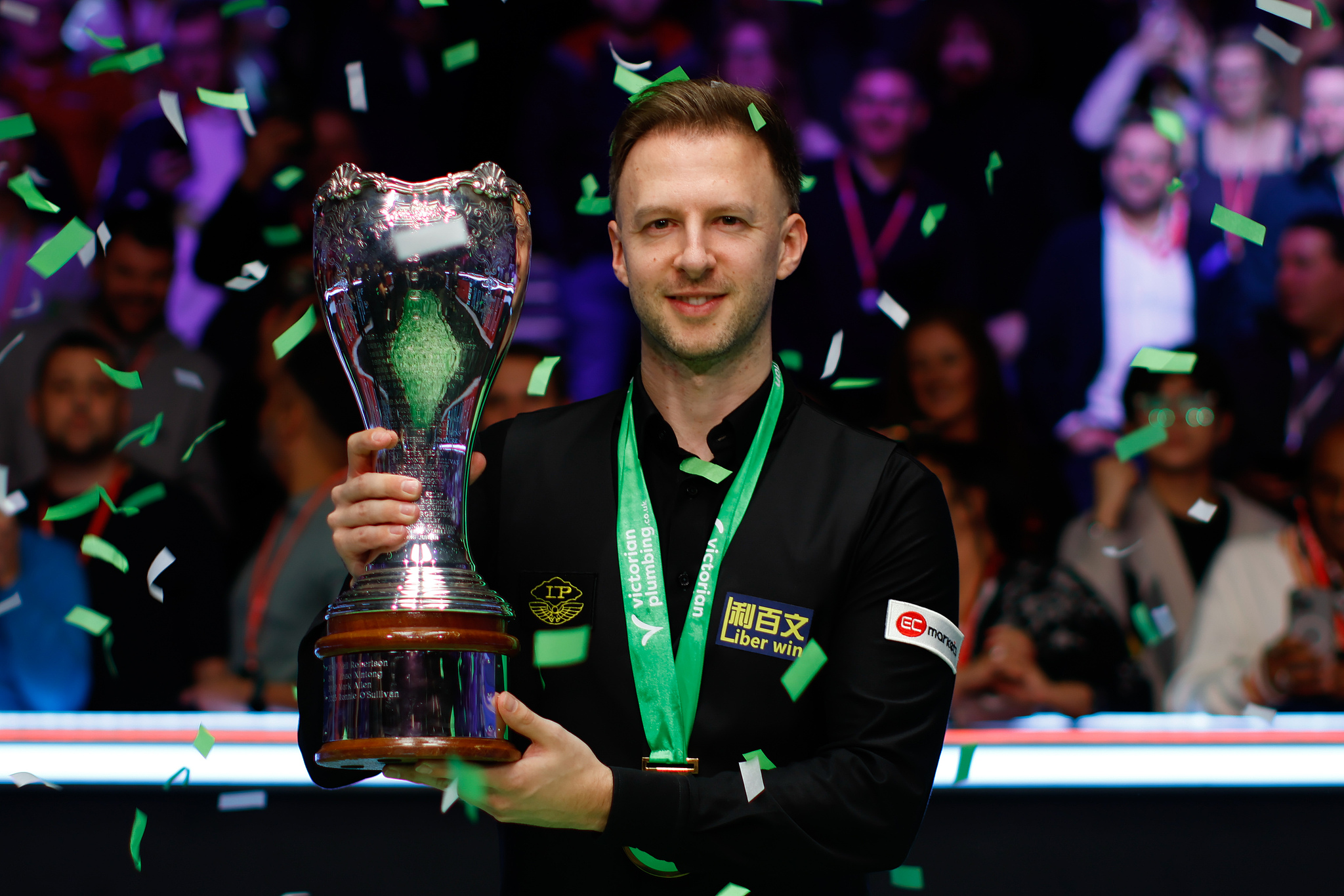 Judd Trump of England wins the World Snooker Tour UK Championship after defeating Barry Hawkins 10-8 in the final in York, England, December 1, 2024. /CFP