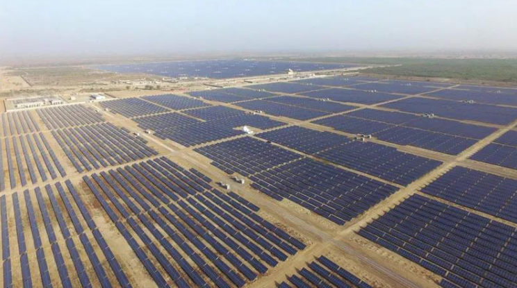 A China-invested photovoltaic power station in the Bahawalpur region of Punjab Province, Pakistan, June 2016. /Xinhua