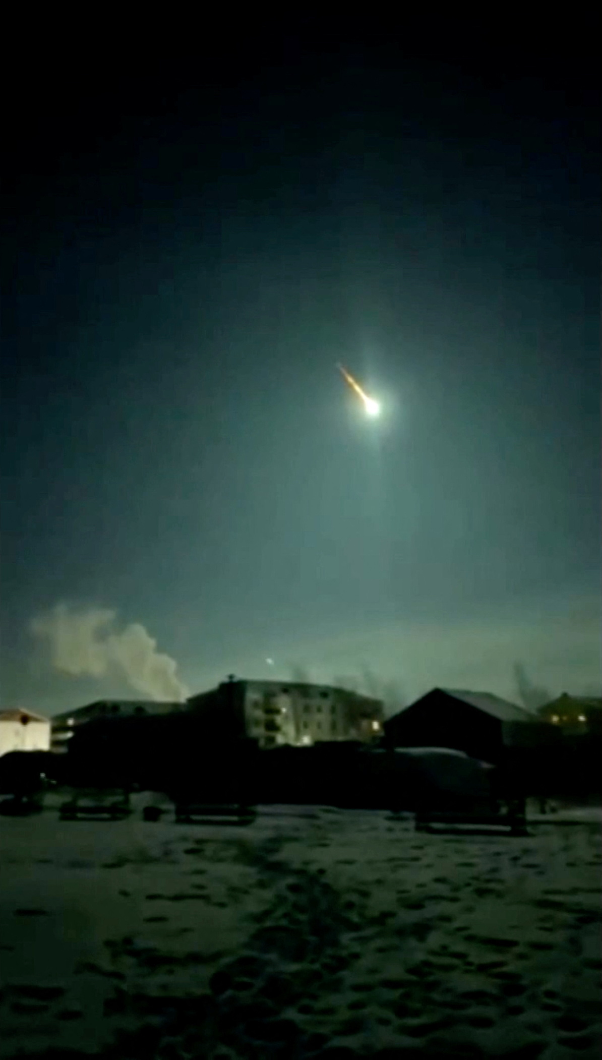 This screenshot obtained from a handout video from Sakha Republic's Ministry of Internal Affairs shows an asteroid as it lights up the sky in Lensk, Sakha Republic, Russia, December 4, 2024. /Reuters