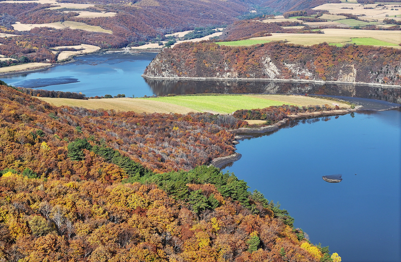 A view of the Dongting Scenic Area in Mudanjiang City, Heilongjiang Province, northeast China, October 12, 2024. /CFP