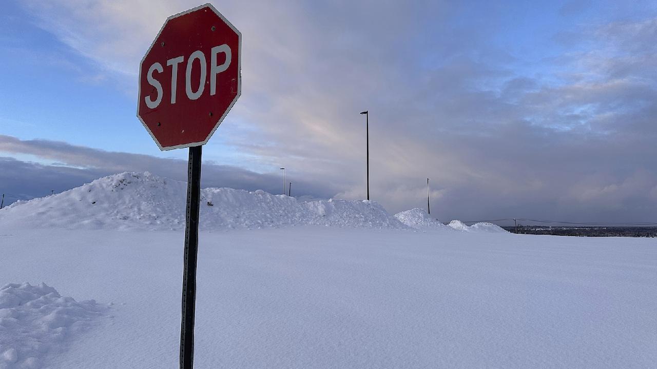 New York Prepares for Strong Winds, Lake-Effect Snow Showers