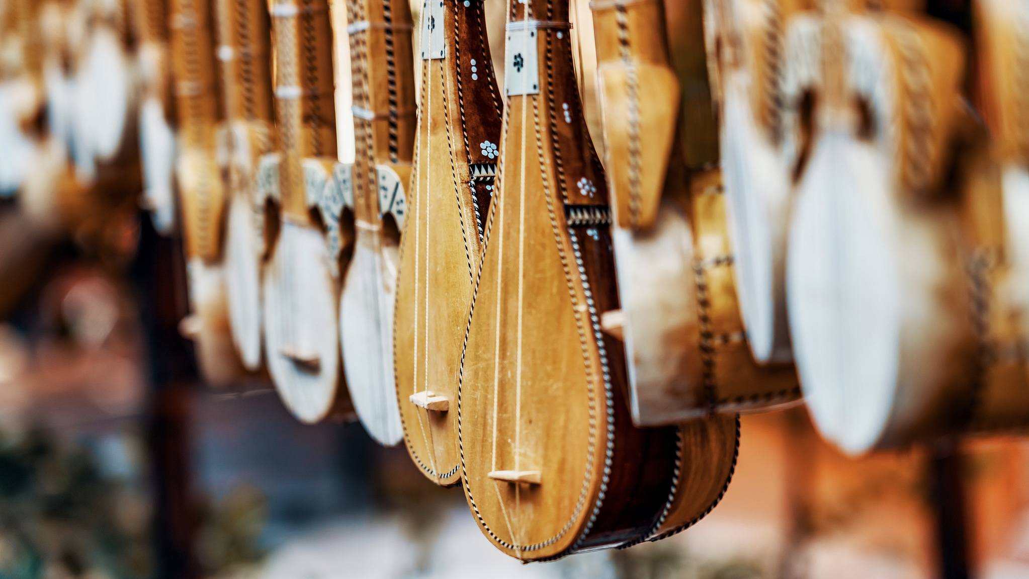 #TalkXinjiang | Ethnic Instruments in Kashgar