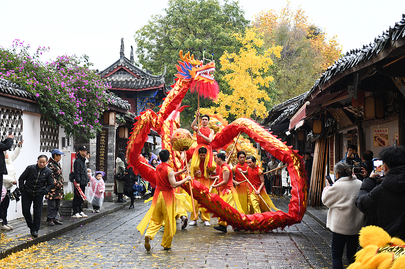 A variety of folk activities are held in Langzhong Ancient Town in Langzhong City, Sichuan Province on December 7, 2024. /CFP