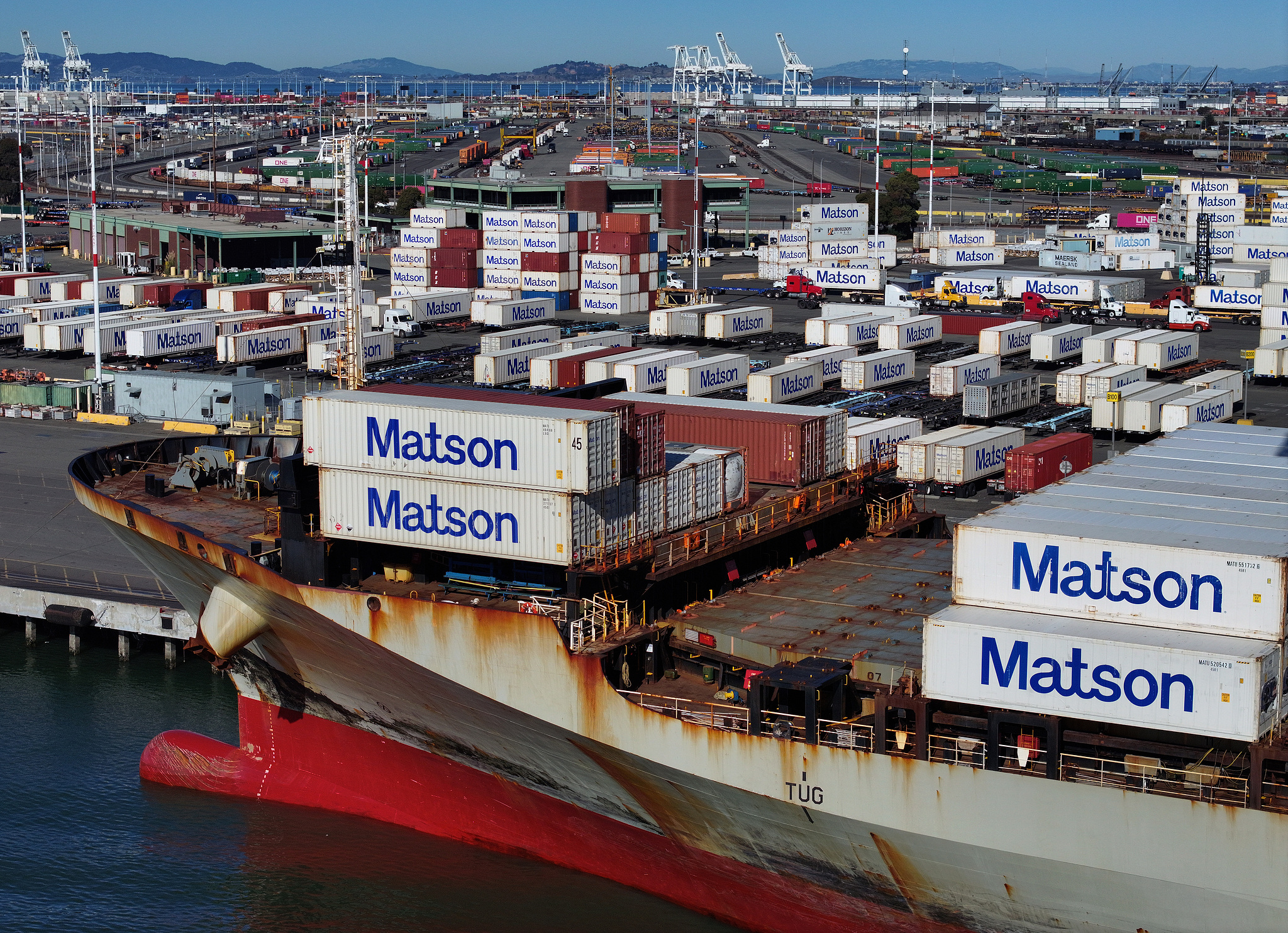 A container ship sits docked at the Port of Oakland, Oakland, California, December 9, 2024. /CFP