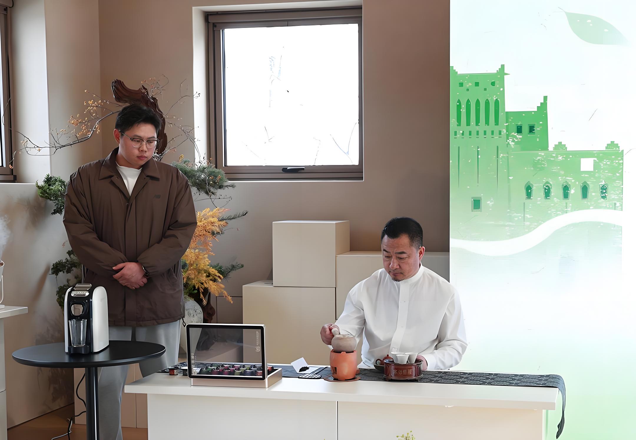 A human tea professional squares off with an AI tea-brewing machine. /Photo by Zhang Yang