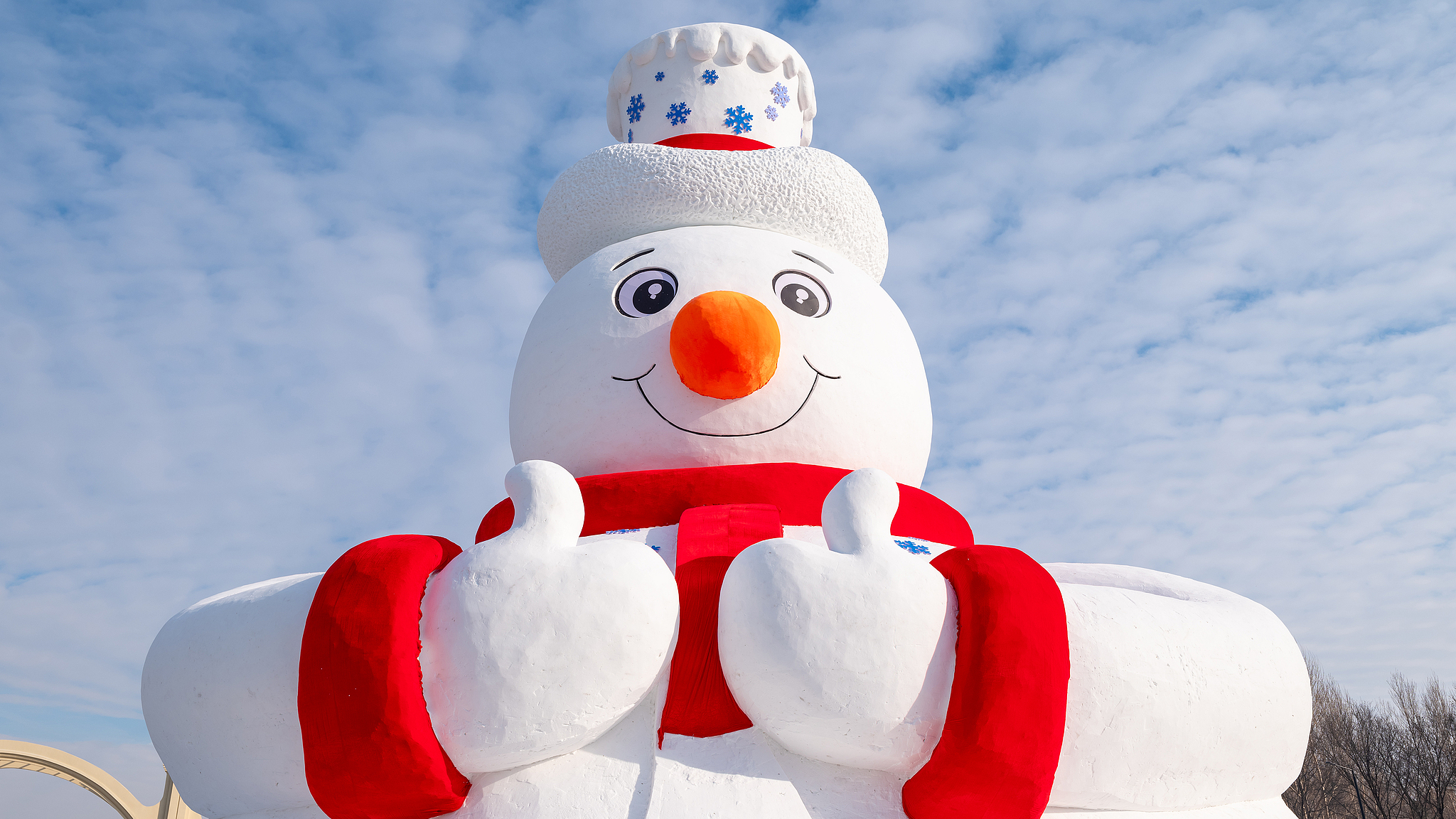 Live: Giant snowman smilingly welcomes tourists from all over the world to Harbin – Ep. 2