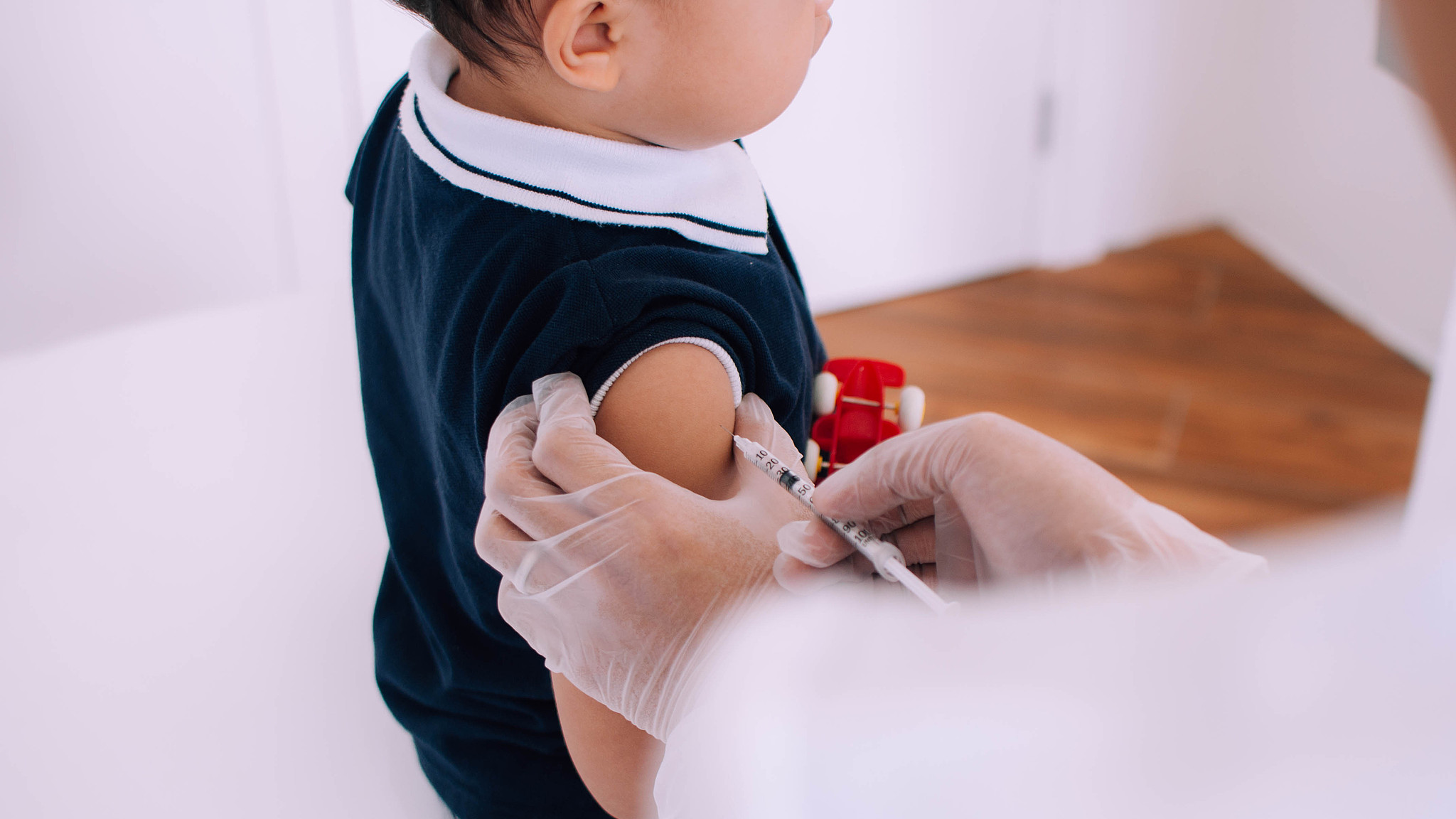 A child being vaccinated. /CFP