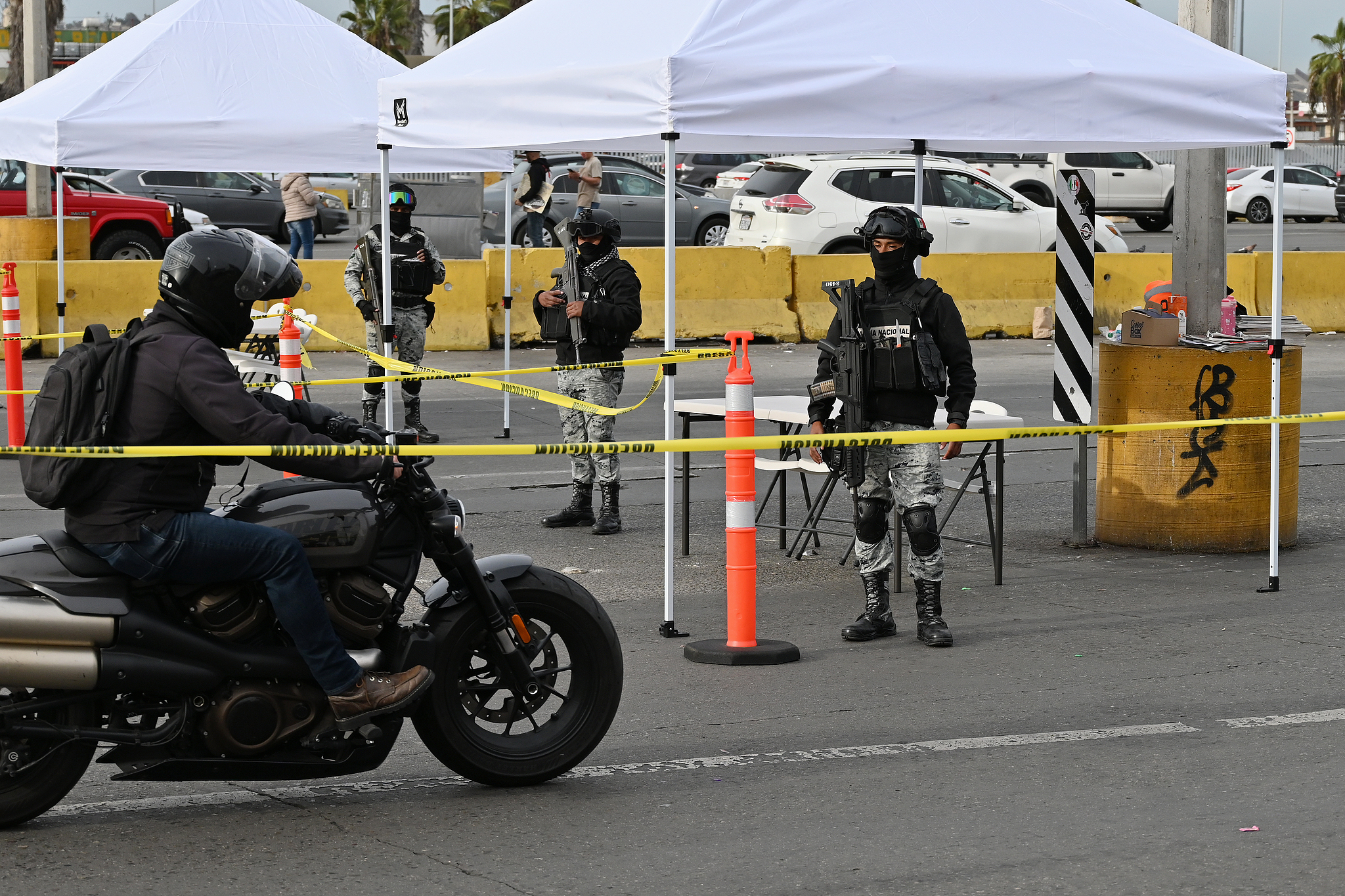 Members of the Mexican National Guard conduct vehicle inspections at a new checkpoint in operation at the San Ysidro Port of Entry in Tijuana, Mexico, November 29, 2024. /CFP