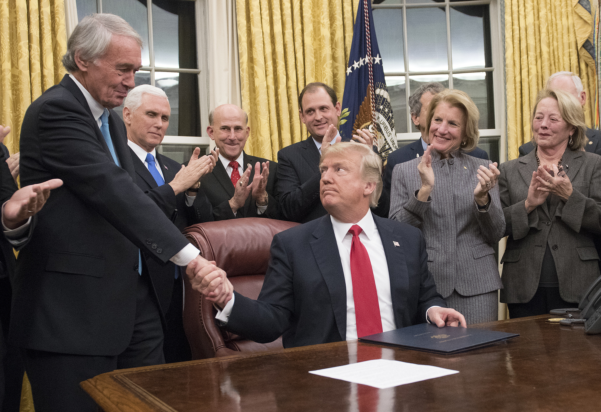 Donald Trump signed the bipartisan Interdict Act, a bill to stop the flow of opioids into the United States, January 10, 2018 in Washington, D.C. /CFP