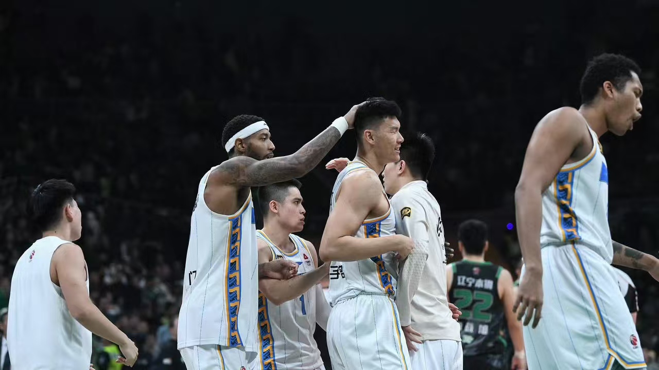 Beijing Ducks players celebrate after beating the Liaoning Flying Leopards 106-105 in a Chinese Basketball Association (CBA) game in Shenyang, China, December 20, 2024. /CBA