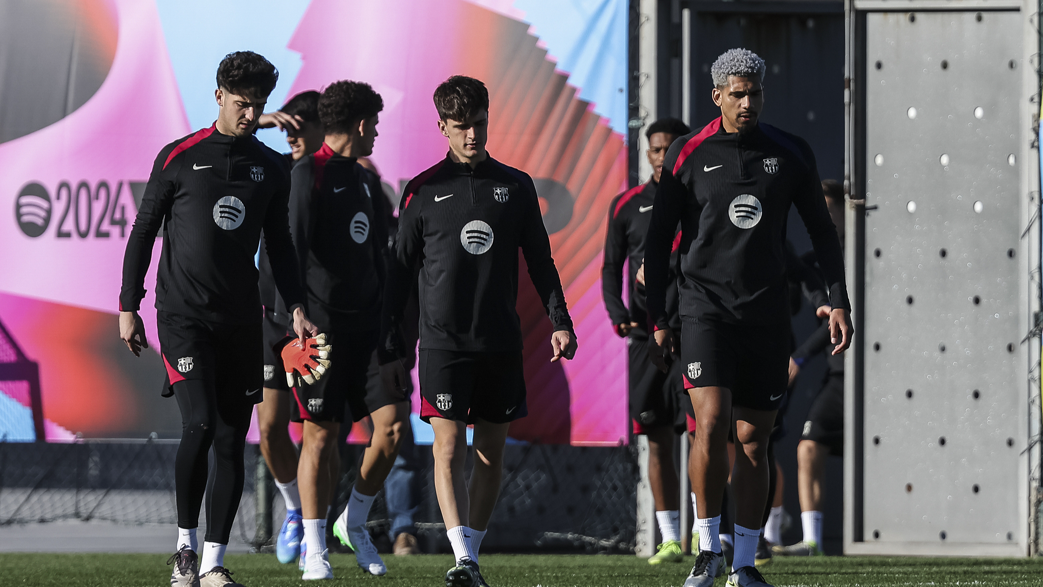 Barcelona players train ahead of their Spanish La Liga match against Atletico Madrid in Barcelona, Spain, December 20, 2024. /CFP