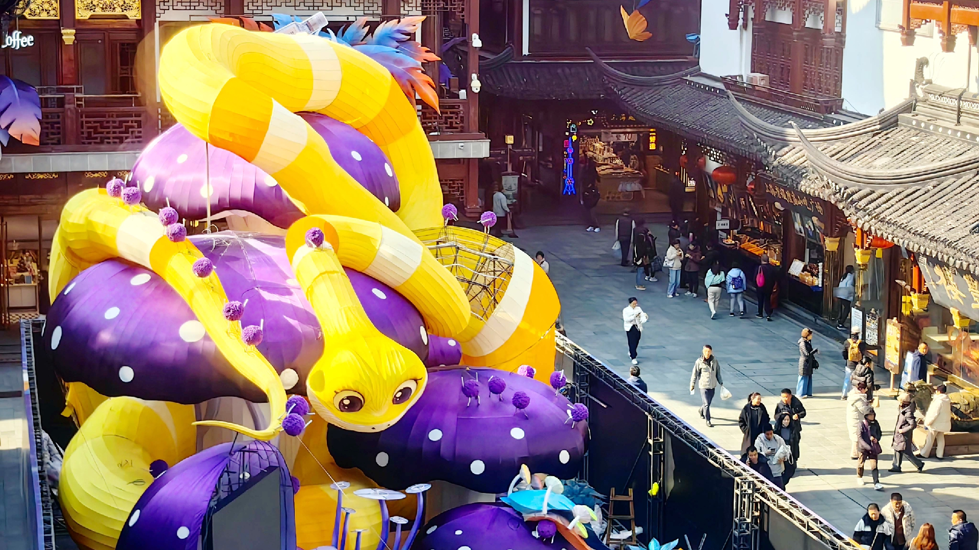 Snake-shaped lantern installation set up at Yuyuan Garden to welcome Chinese New Year