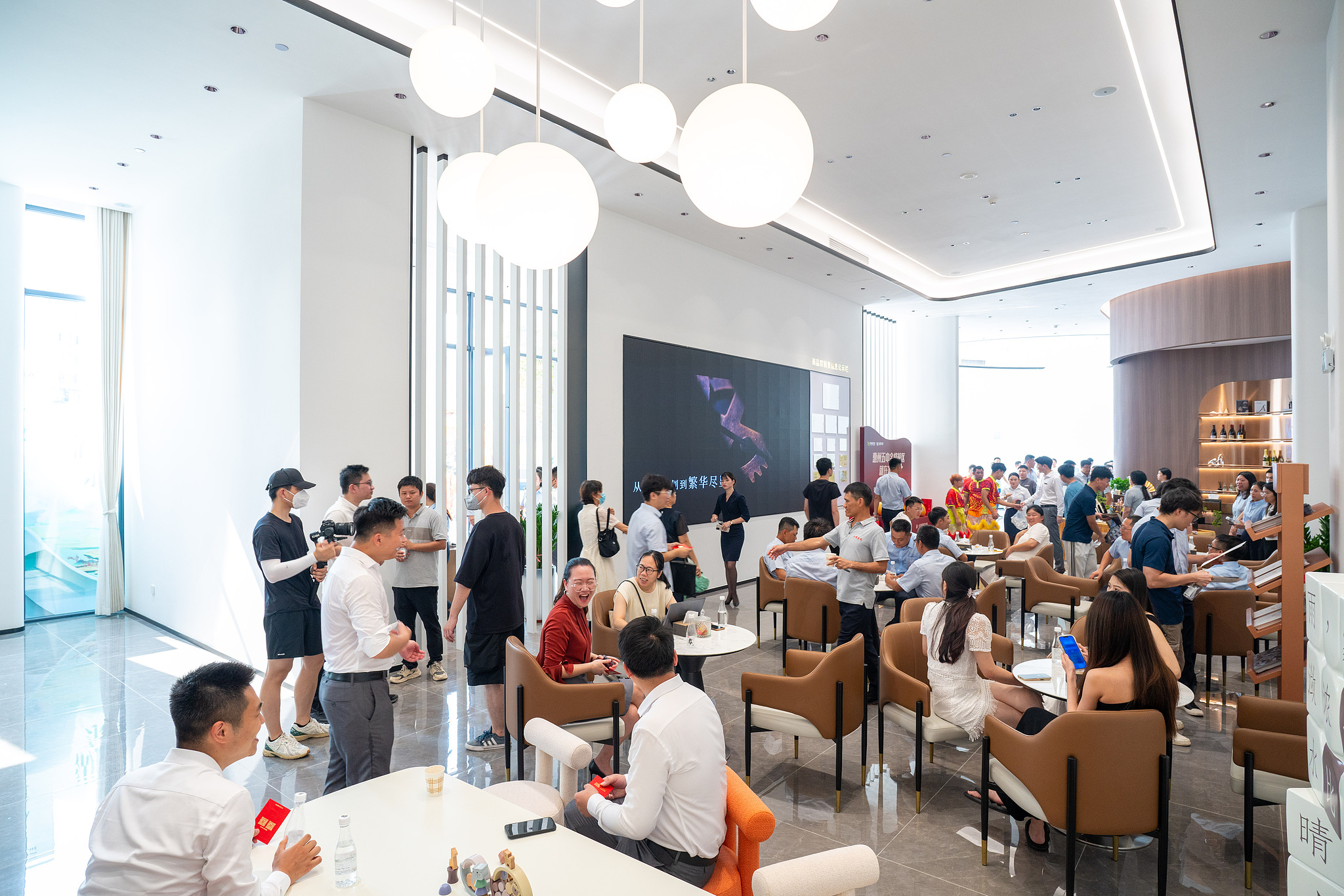 Homebuyers visit a new housing project in Guangdong Province, after the government introduced a series of stimulus measures, July 25, 2024. /CFP