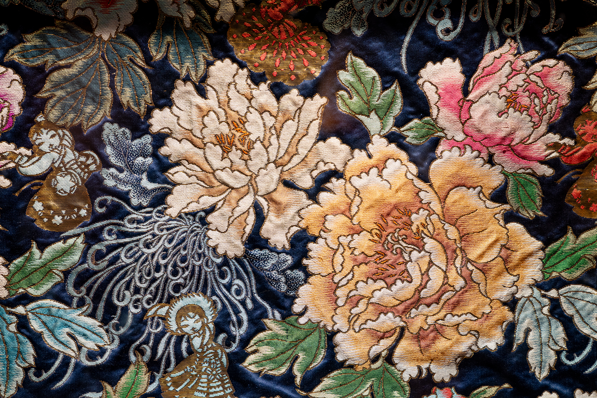 Peony patterns on the fabric of Yunjin brocade. /CFP