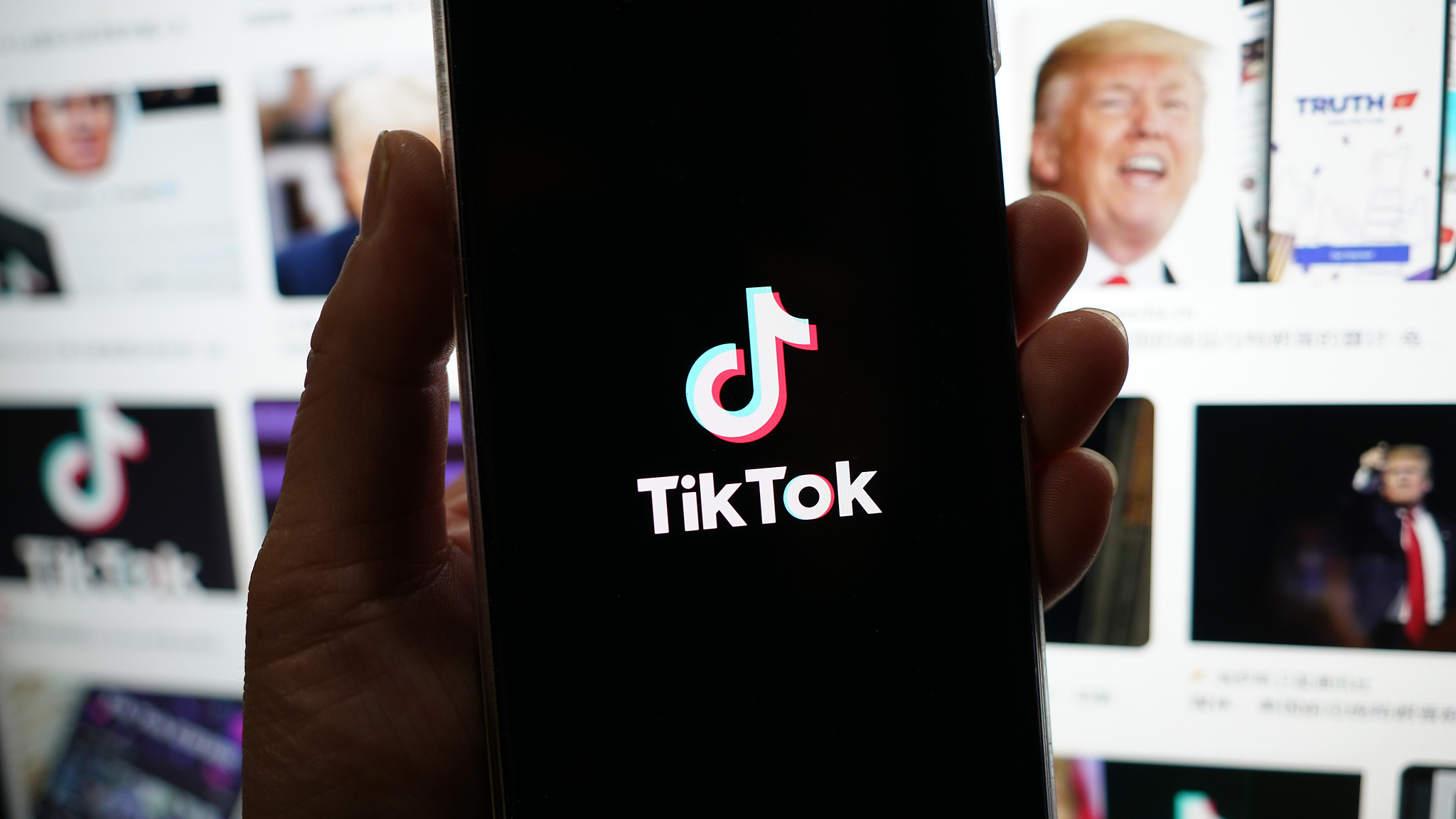 Trump asks Supreme Court to delay law on banning TikTok