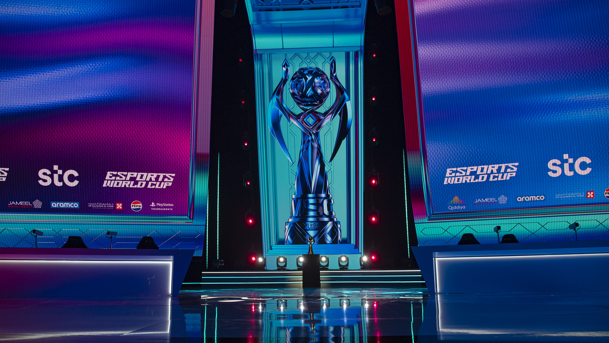 The award of Esports World Cup is displayed during the opening ceremony in Riyadh, Saudi Arabia, July 2, 2024. /CFP